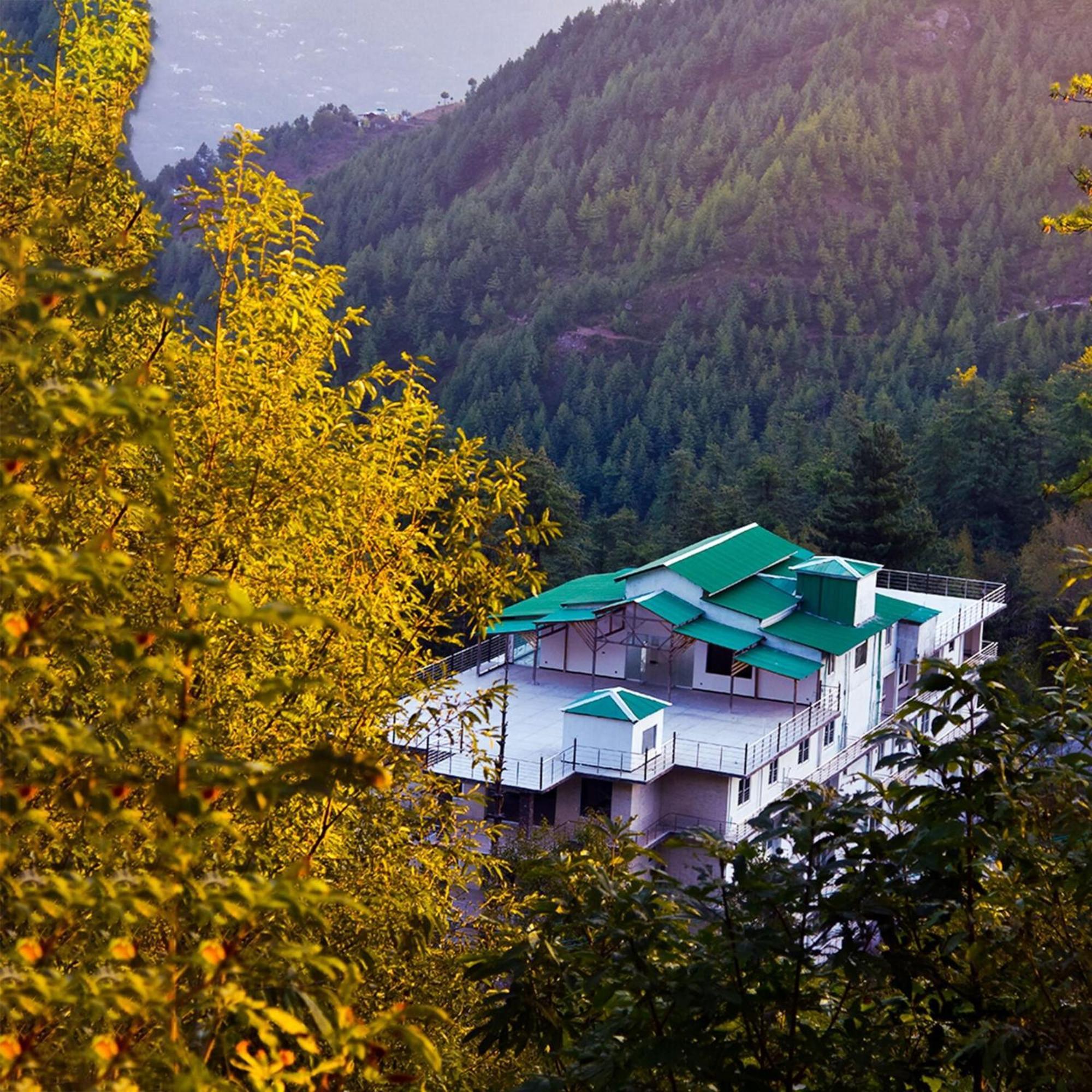 Nizalia Hotel By Legend Patriata Exterior foto